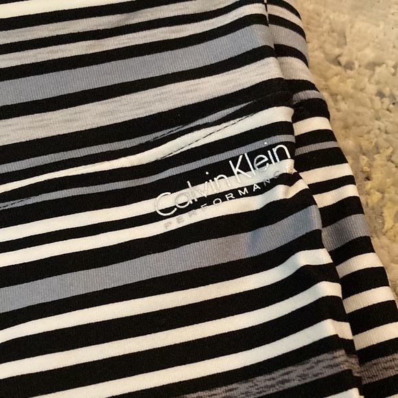 Women’s Calvin Klein performance black & white Athletic Leggings - Picture 2 of 5